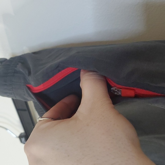 Chubbies 5.5" Swim Board Shorts Size Large Charcoal Pockets Mens - Picture 3 of 12